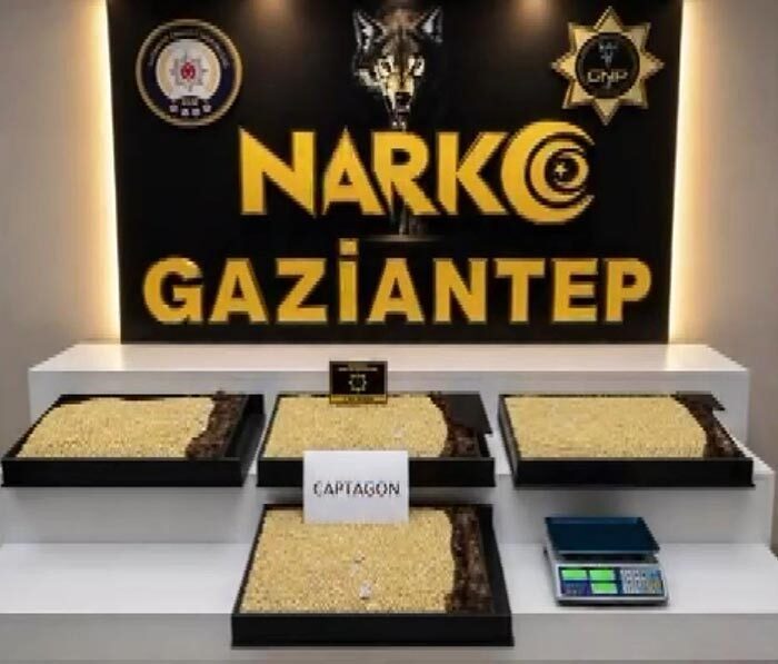 Gaziantep’te, sanayi tipi mutfak araçlarının içine gizlenmiş 400 bin adet