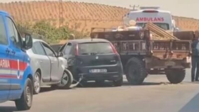 Gaziantep’te meydana gelen zincirleme trafik kazasında 2 kişi yaralandı. Olay,