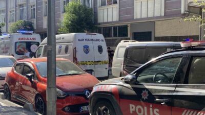 Gaziosmanpaşa ilçesinde bir şahıs, ailesi tarafından evinde boğazı kesilmiş halde