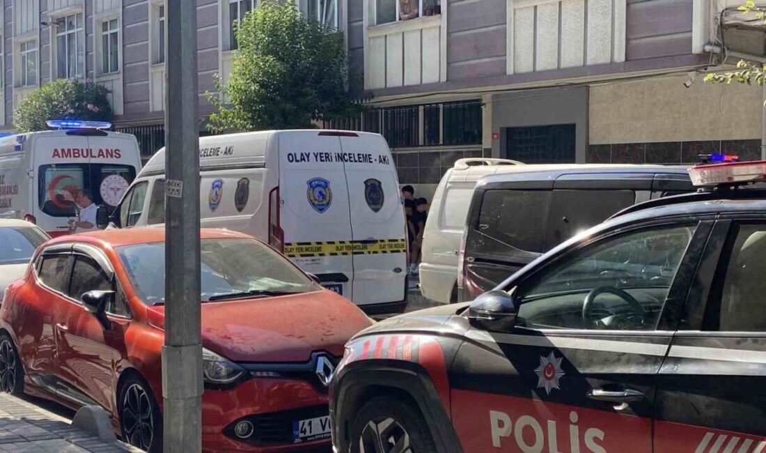 Gaziosmanpaşa ilçesinde ailesi tarafından boğazı kesilmiş halde evinde ölü bulunan
