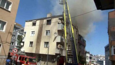 Gaziosmanpaşa bölgesinde yer alan, 4 katlı bir binanın çatısında çıkan