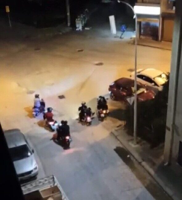 Eskişehir’de, gece saatlerinde bir araya gelerek egzoz sesleriyle çevredeki insanları
