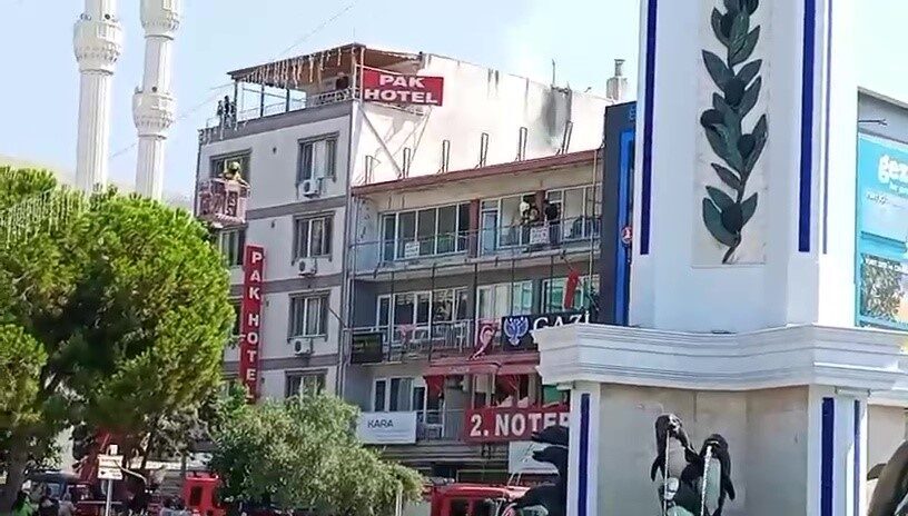 Gemlik ilçesinde bulunan bir pasajın çatı katında yangın çıktı, ancak