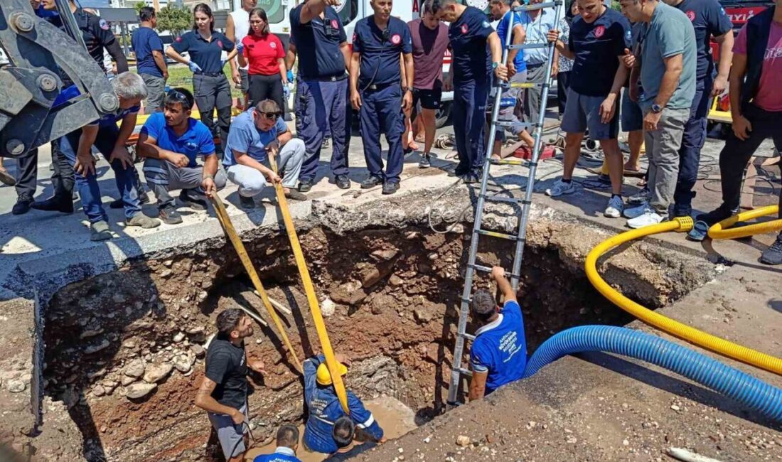 Antalya’nın Kumluca ilçesinde su arıza çalışması sırasında meydana gelen bir