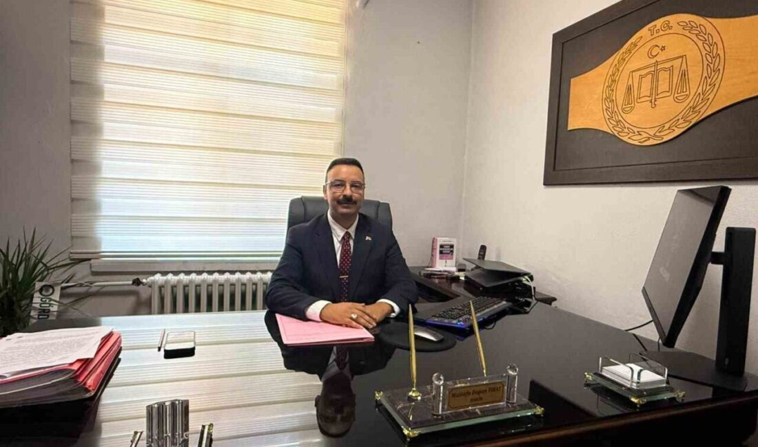 Manisa’nın Gördes ilçesinde görevlendirilen Hâkim Mustafa Doğan Fırat ve eşi