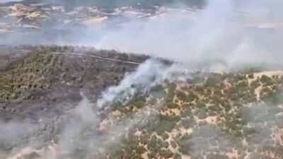 Manisa’nın Gördes ilçesindeki orman yangını, ekiplerin hava ve karadan yoğun