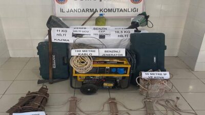 Gümüşhane’nin Şiran ilçesinde ormanlık alanda kaçak kazı yapan 3 kişi,