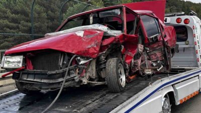 Sapanca ilçesinde meydana gelen trafik kazasında bir hafif ticari araç