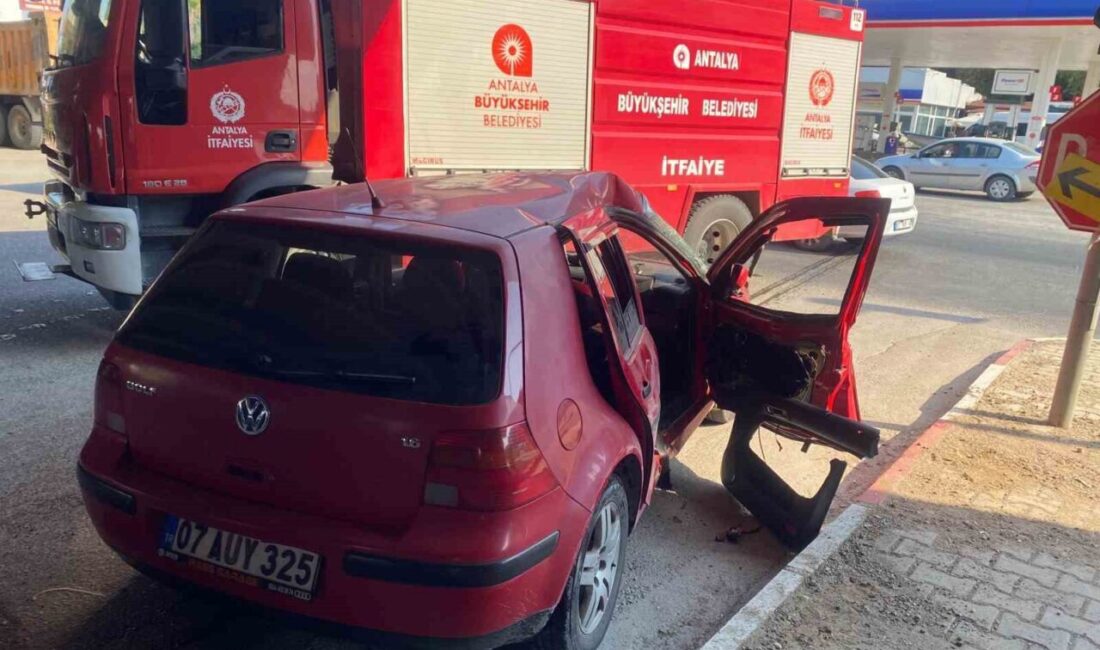 Antalya’nın Aksu ilçesinde tır ile otomobilin çarpışması sonucu meydana gelen
