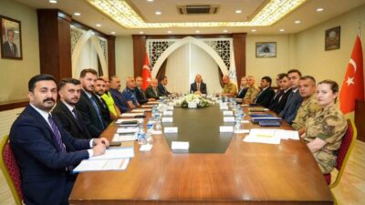 Hakkâri Valisi İbrahim Taşyapan başkanlığında düzenlenen asayiş toplantısında, il genelinde