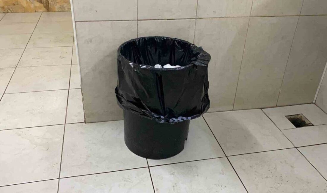 Mersin Erdemli ilçesinde yer alan devlet hastanesinin tuvaletinde dünyaya gelen