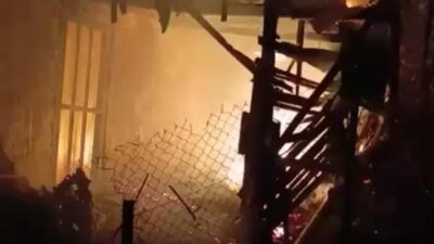 Hatay’ın Dörtyol ilçesinde, Topaktaş Yaylası’nda bulunan 2 katlı ahşap bir