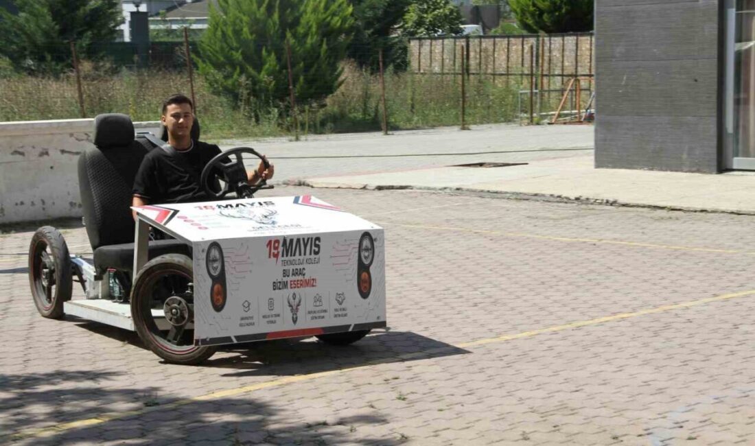 Samsun’un Çarşamba ilçesindeki öğrenciler, hurda malzemeler kullanarak elektrikli araç üretti.