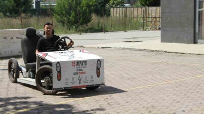 Samsun’un Çarşamba ilçesindeki öğrenciler, hurda malzemeler kullanarak elektrikli araç üretti.