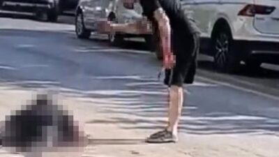 Konya’da meydana gelen bir olayda bir kişi sokak ortasında bıçaklanarak