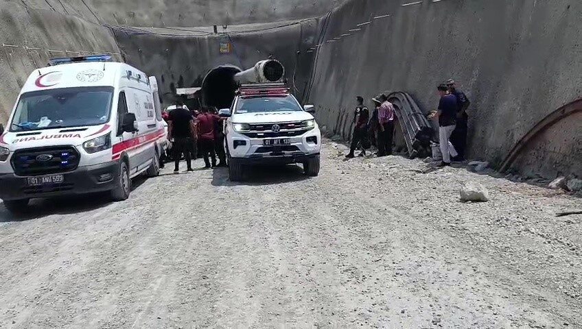 Adana’nın İmamoğlu ilçesinde devam eden Yedigöze İçme Suyu Projesi çalışmaları