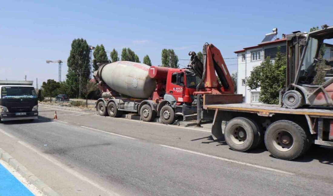 Iğdır-Tuzluca kara yolunda meydana gelen zincirleme trafik kazasında 4 kişi