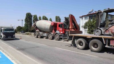 Iğdır-Tuzluca kara yolunda meydana gelen zincirleme trafik kazasında 4 kişi