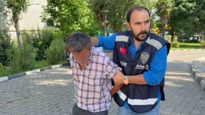 Samsun’da bir kuyumcu soygunu gerçekleştiren hırsızın, müştekiyi oyalayarak 100 bin