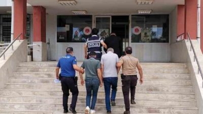 Adana’nın İmamoğlu ilçesinde polis ekipleri tarafından gerçekleştirilen uyuşturucu operasyonunda 2