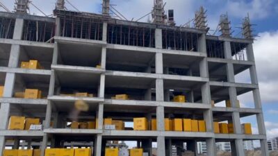 Çerkezköy ilçesinde bir inşaatın 6. katından düşerek ağır yaralanan ve