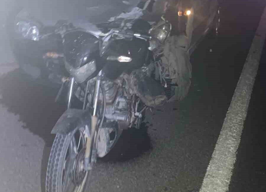 Edirne’nin İpsala ilçesinde yaşanan trafik kazasında, motosiklet arkadan çarpan bir