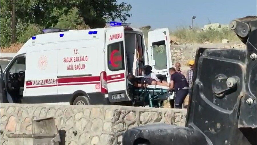 Akçadağ ilçesinde bir inşaat çalışması sırasında yaşanan olayda, bir operatör