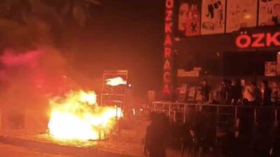Elazığ’da bulunan bir iş yerinin önünde çıkan yangın, iş yerine