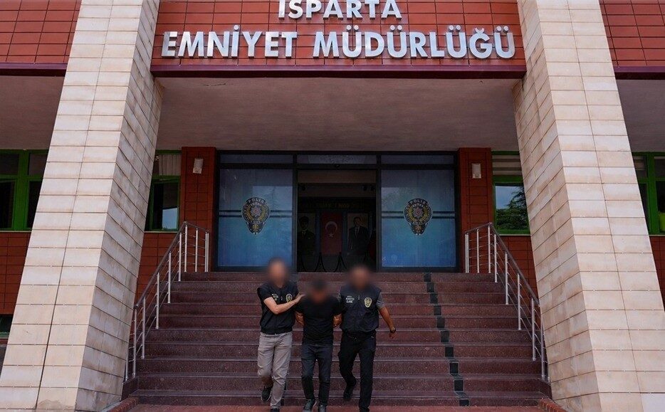 Isparta’da, kesinleşmiş iki farklı suçtan toplamda 20 yıl 9 ay