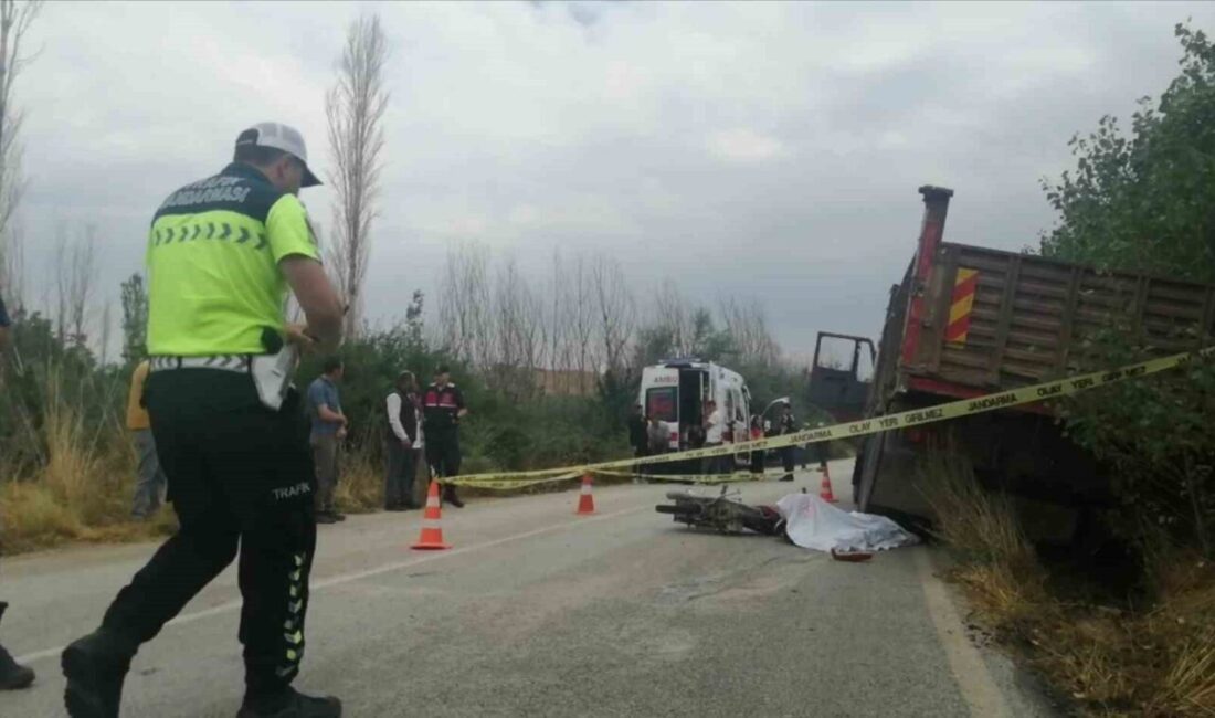 Yalvaç ilçesine bağlı Mısırlı köyünde meydana gelen trafik kazasında 19