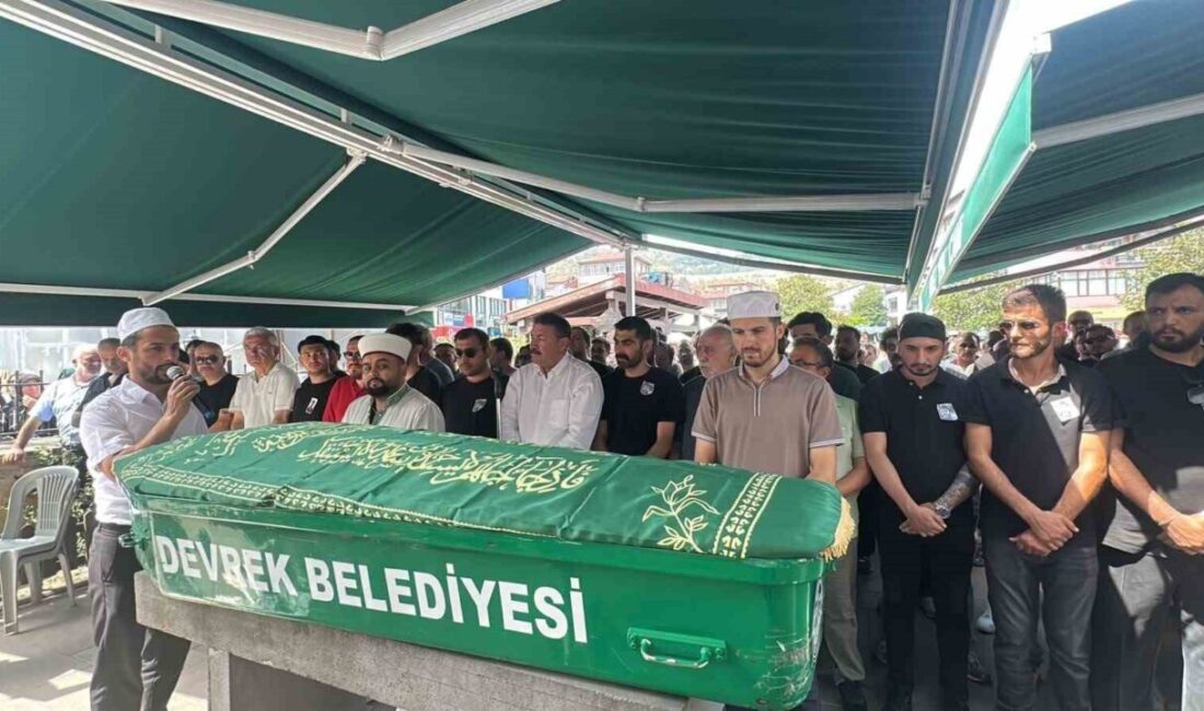 İstanbul’un Beykoz ilçesinde hafriyat kamyonu ile otomobilin çarpışması sonucunda ağır