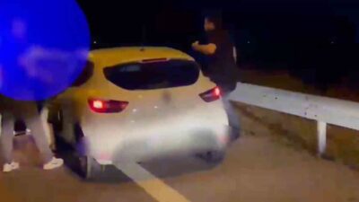 İstanbul’dan Sakarya’ya uyuşturucu sevkiyatı yapan iki kişi, otoyol gişelerinde düzenlenen