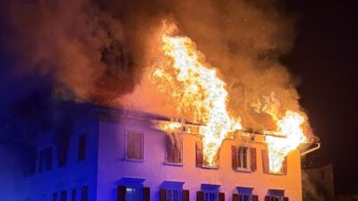 Thusis kasabasındaki bir restoranda meydana gelen yangında 8 kişi yaralanırken,
