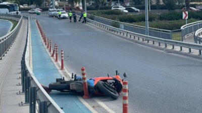 İzmir’in Bayraklı ilçesinde, aşırı hız nedeniyle motosikletinden düşen ve olay