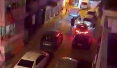 Karşıyaka ilçesinde yaşanan silahlı kavga sonucunda ağır yaralanan ve hastanede
