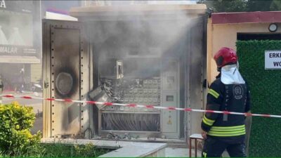 Kocaeli İzmit ilçesi merkezindeki bir elektrik panosunda meydana gelen yangın,