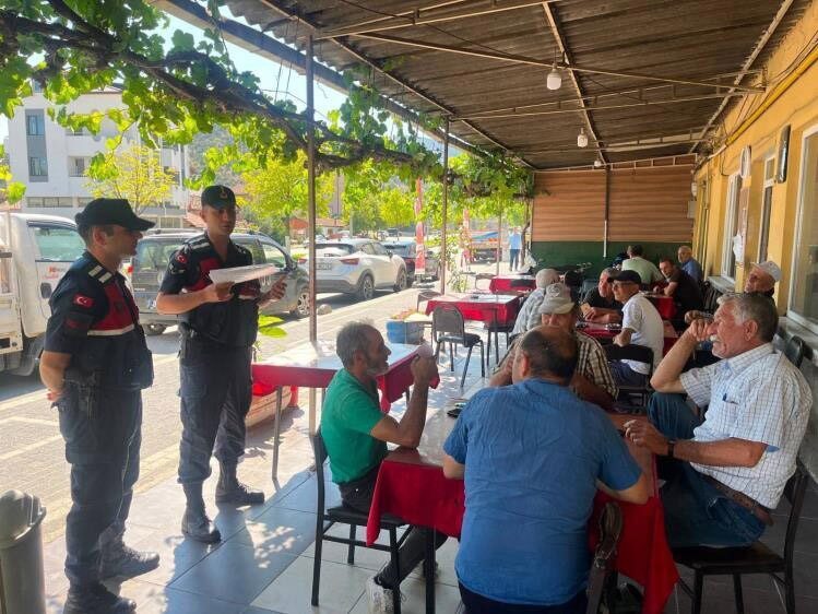 Bilecik ilinde jandarma ekipleri, vatandaşları orman yangınları ve dolandırıcılık konusunda