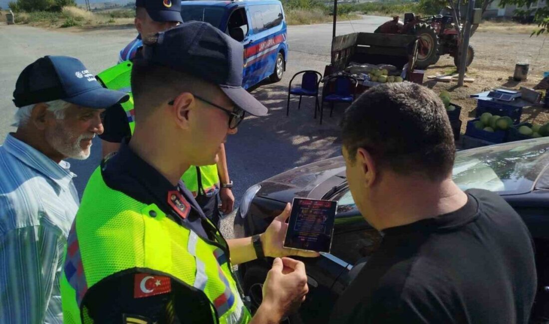 Bilecik’in Gölpazarı ilçesinde jandarma ekipleri, orman yangınları konusunda halkı uyardı.