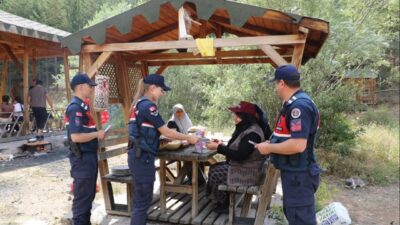 Bayburt Demirözü ilçesinde bulunan Yakupabdal Tabiat Parkı’nda jandarma ekipleri tarafından
