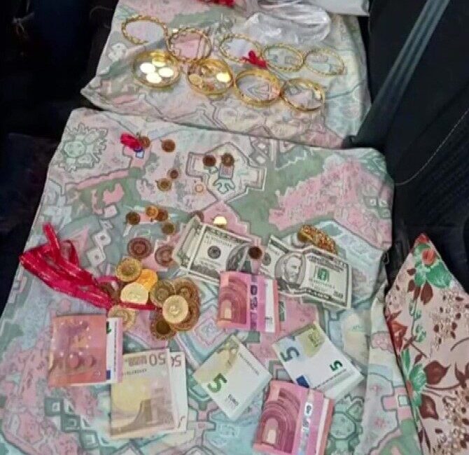Adana’da, jandarma ekiplerinin dikkati sayesinde, dolandırıcıların tuzaklarına düşmek üzere olan