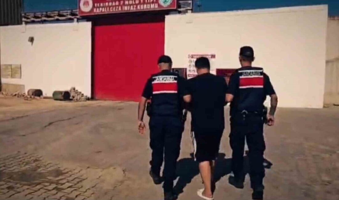 Tekirdağ’ın Şarköy ilçesinde Jandarma Suç Araştırma Timi (JASAT) ekiplerinin operasyonu