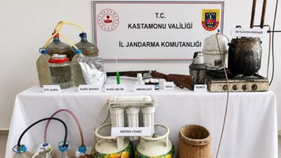 Kastamonu ilinde Jandarma ekipleri tarafından düzenlenen kaçakçılık operasyonlarında, 50 litre