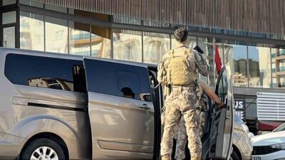 Gebze ilçesinde aranan bir şüphelinin yakalanmasıyla ilgili operasyon sırasında olayın