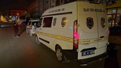 Eskişehir’de 55 yaşındaki bir kişi, ambulansta hastaneye götürülürken kalp krizi
