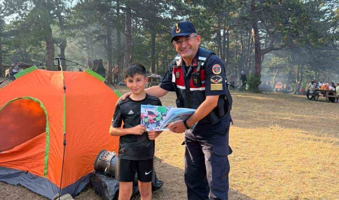 Bilecik Pazaryeri ilçesinde jandarma ekipleri, orman yangınlarına karşı kamp yapan