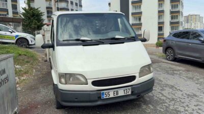 Samsun’un Atakum ilçesinde meydana gelen trafik kazasında kamyonet ile ticari