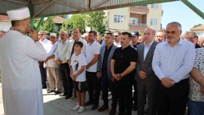 Bafra ilçesine bağlı Samsun’da sulama kanalına düşen araçta kaybolan ve