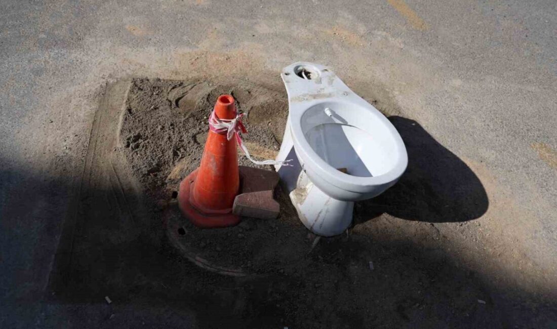 Kırşehir’de, kanalizasyon çalışmalarının tamamlanmasının ardından Melikgazi Gazi Caddesi’nde ilginç bir