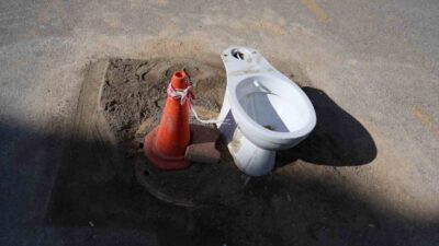 Kırşehir’de, kanalizasyon çalışmalarının tamamlanmasının ardından Melikgazi Gazi Caddesi’nde ilginç bir