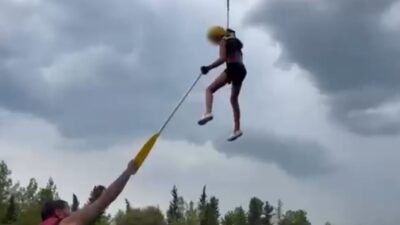 Antalya’nın meşhur doğal güzelliklere sahip Köprülü Kanyon bölgesinde zipline yaparken